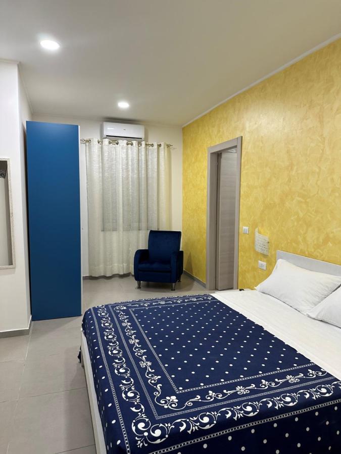 Bed and Breakfast A Due Passi Dal Mare Катандзаро Экстерьер фото